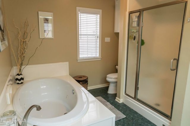 1019 Woodridge Drive, Breaux Bridge, LA 70517