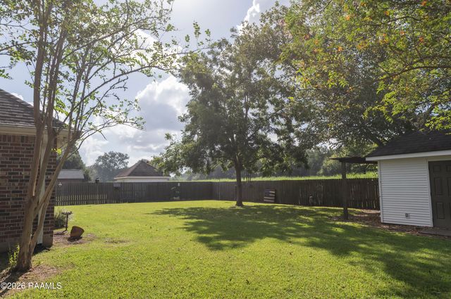1019 Woodridge Drive, Breaux Bridge, LA 70517