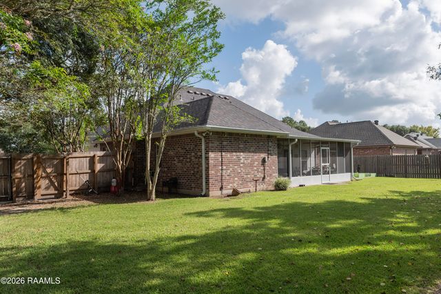 1019 Woodridge Drive, Breaux Bridge, LA 70517