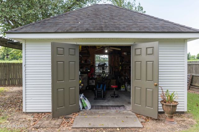 1019 Woodridge Drive, Breaux Bridge, LA 70517