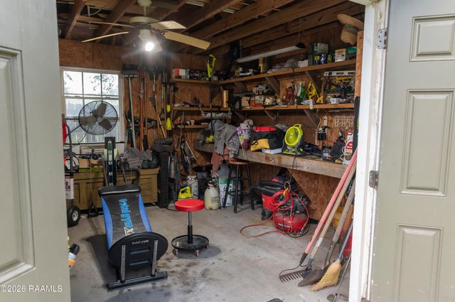 1019 Woodridge Drive, Breaux Bridge, LA 70517