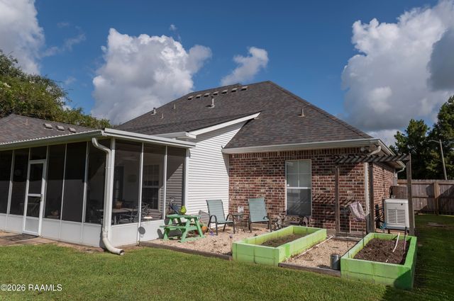 1019 Woodridge Drive, Breaux Bridge, LA 70517