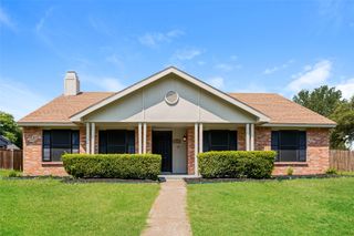 911 Whitewater Trail, Desoto, TX 75115