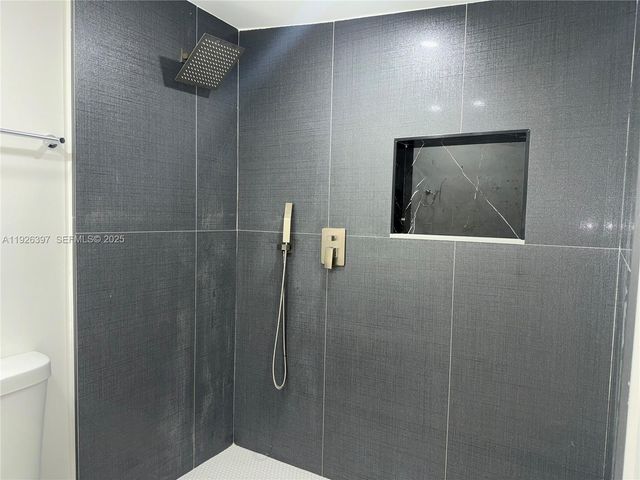 20343 NW 36th Ave 1, Miami Gardens, FL 33056