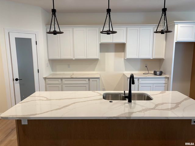 1717 Ambleside Drive, Springfield, IL 62711