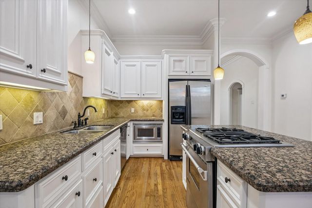 1332 W 21st Street C, Houston, TX 77008