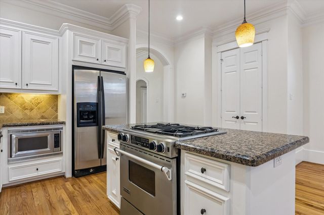 1332 W 21st Street C, Houston, TX 77008