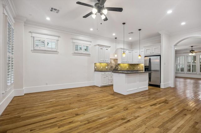 1332 W 21st Street C, Houston, TX 77008