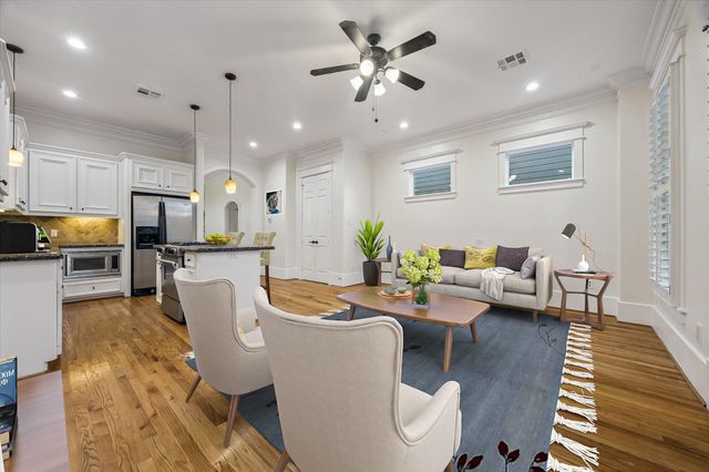 1332 W 21st Street C, Houston, TX 77008