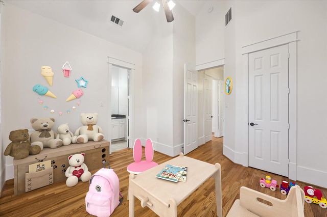 1332 W 21st Street C, Houston, TX 77008