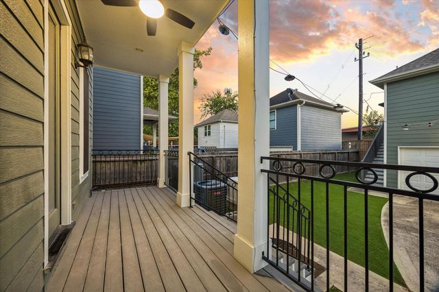 1332 W 21st Street C, Houston, TX 77008