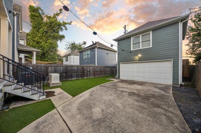 1332 W 21st Street C, Houston, TX 77008