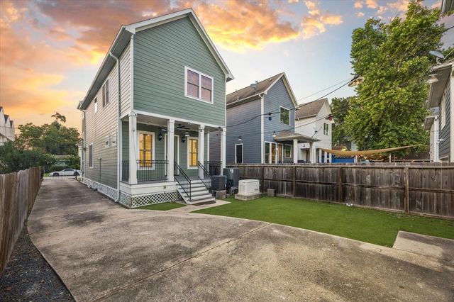 1332 W 21st Street C, Houston, TX 77008