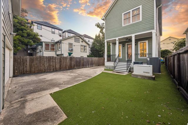 1332 W 21st Street C, Houston, TX 77008