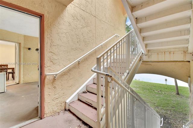 2445 NW 33rd St 1410, Oakland Park, FL 33309