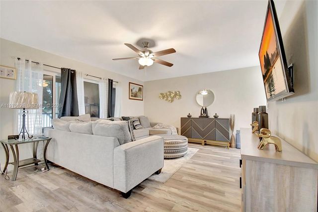 2445 NW 33rd St 1410, Oakland Park, FL 33309