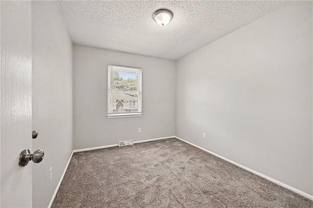 1613 N Glen Ellyn Street, Independence, MO 64056
