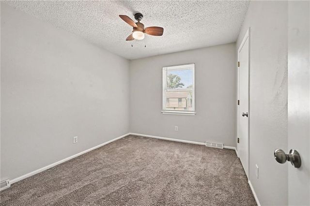 1613 N Glen Ellyn Street, Independence, MO 64056