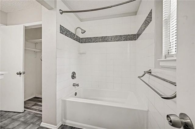 1613 N Glen Ellyn Street, Independence, MO 64056