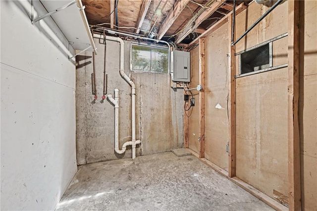 1613 N Glen Ellyn Street, Independence, MO 64056