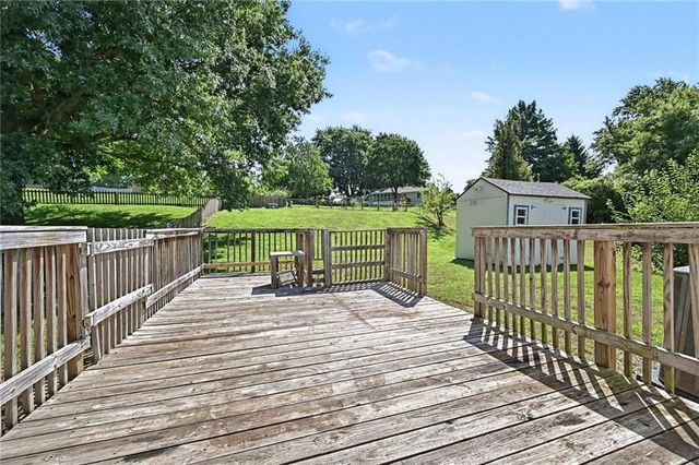 1613 N Glen Ellyn Street, Independence, MO 64056