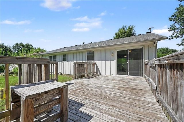 1613 N Glen Ellyn Street, Independence, MO 64056