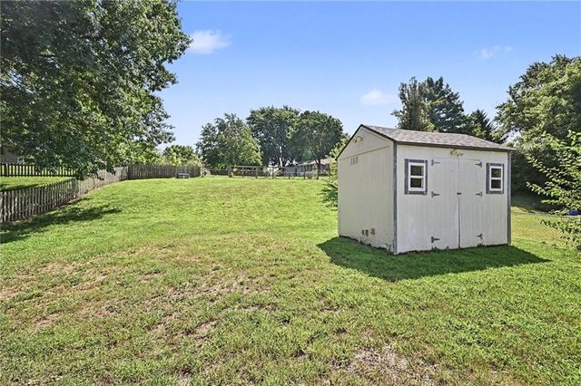 1613 N Glen Ellyn Street, Independence, MO 64056