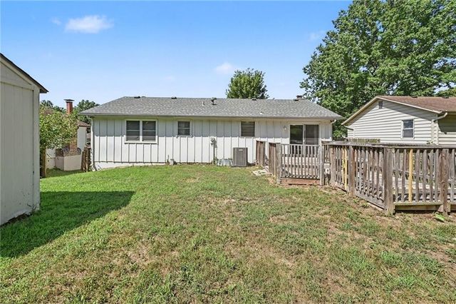 1613 N Glen Ellyn Street, Independence, MO 64056