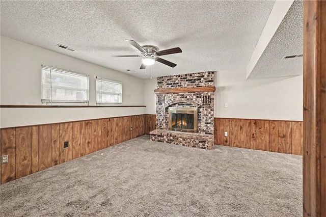 1613 N Glen Ellyn Street, Independence, MO 64056