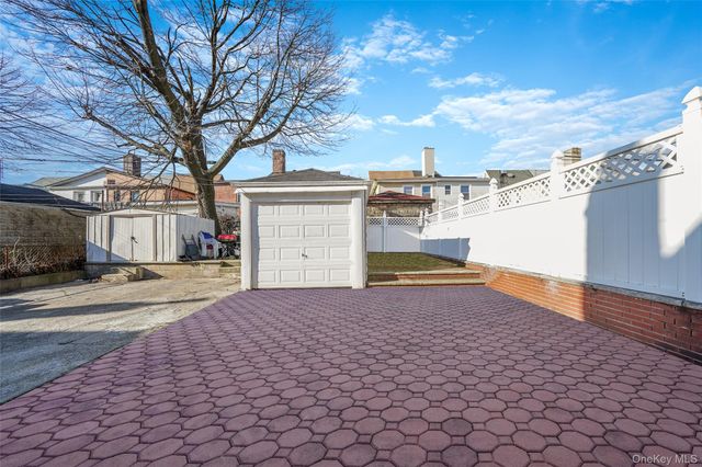 846 E 48th Street, Brooklyn, NY 11203