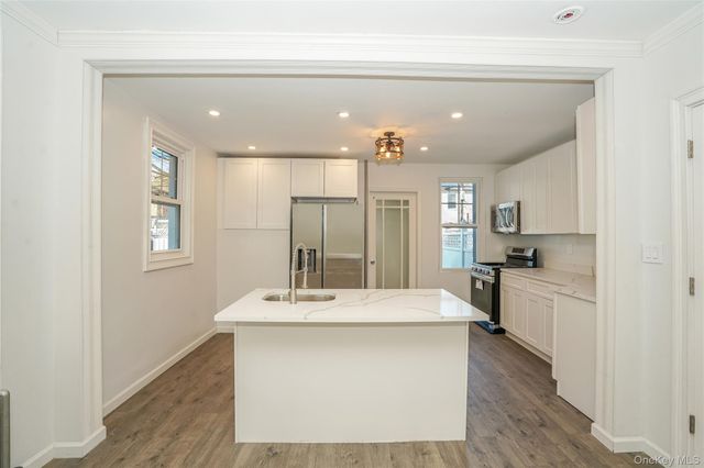 846 E 48th Street, Brooklyn, NY 11203