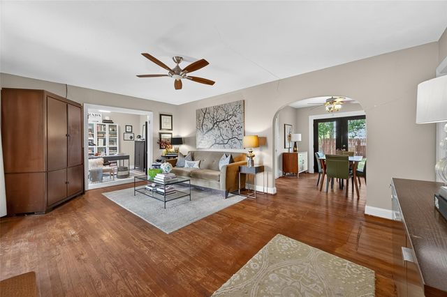 5223 Clay Street, Houston, TX 77023