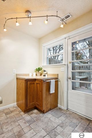 940 S Cotner Boulevard, Lincoln, NE 68510