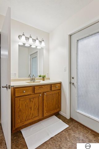 940 S Cotner Boulevard, Lincoln, NE 68510