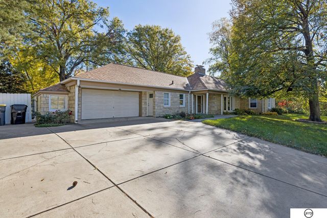 940 S Cotner Boulevard, Lincoln, NE 68510