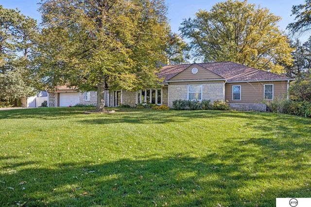 940 S Cotner Boulevard, Lincoln, NE 68510