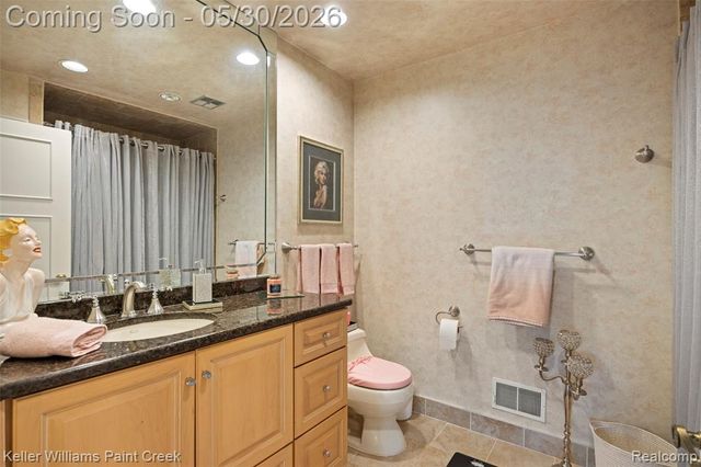 38880 Sahr Court, Clinton Township, MI 48038