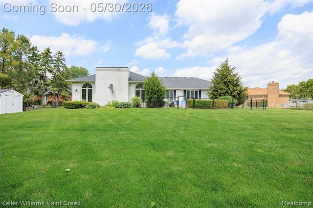 38880 Sahr Court, Clinton Township, MI 48038