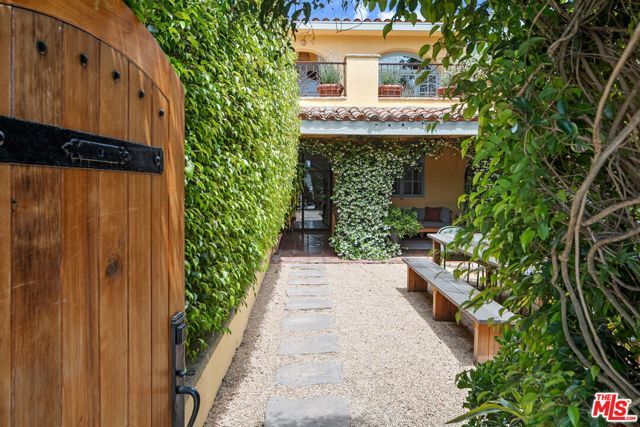 4370 Hillview Drive, Malibu, CA 90265