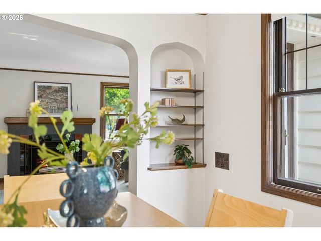 5735 Ne KLICKITAT St, Portland, OR 97213
