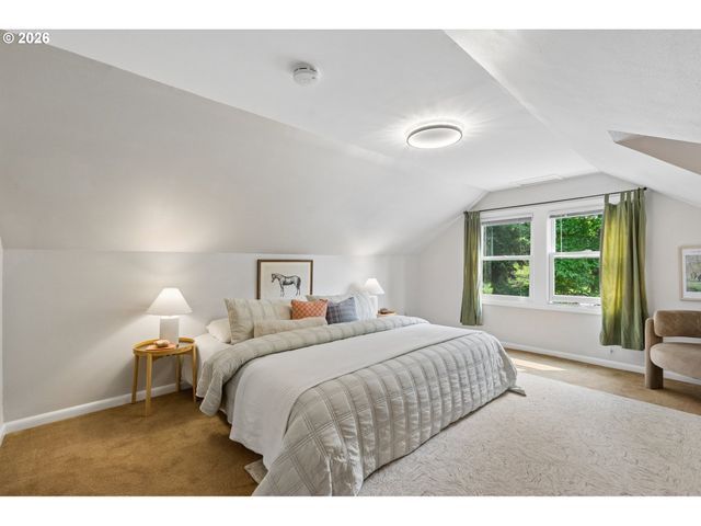 5735 Ne KLICKITAT St, Portland, OR 97213