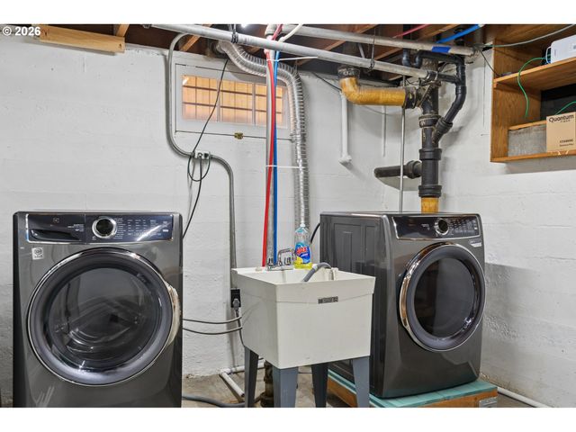 5735 Ne KLICKITAT St, Portland, OR 97213