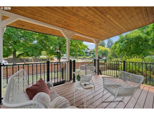 5735 Ne KLICKITAT St, Portland, OR 97213