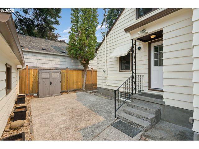 5735 Ne KLICKITAT St, Portland, OR 97213
