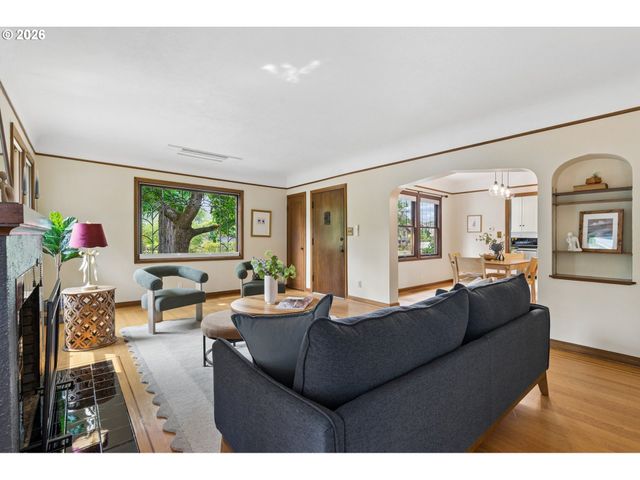 5735 Ne KLICKITAT St, Portland, OR 97213