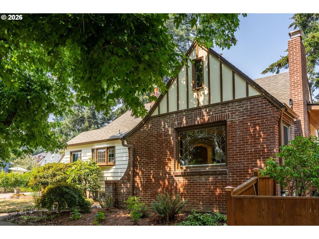 5735 Ne KLICKITAT St, Portland, OR 97213