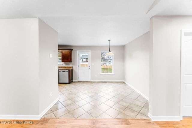 1201 Salem Cir, Bowling Green, KY 42101