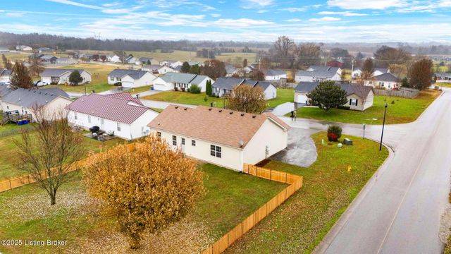 1201 Salem Cir, Bowling Green, KY 42101