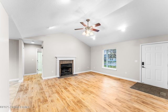 1201 Salem Cir, Bowling Green, KY 42101