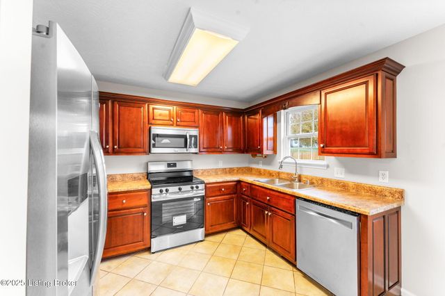 1201 Salem Cir, Bowling Green, KY 42101